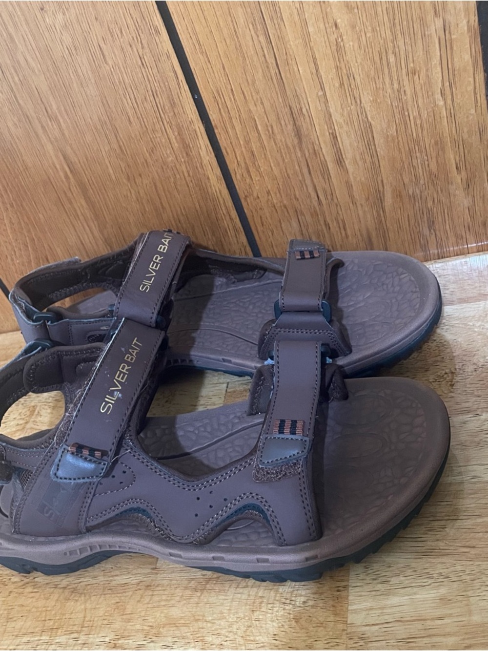 Silver Bait Men's Brown Faux Leather Sport Sandals with Velcro Straps size 11.
